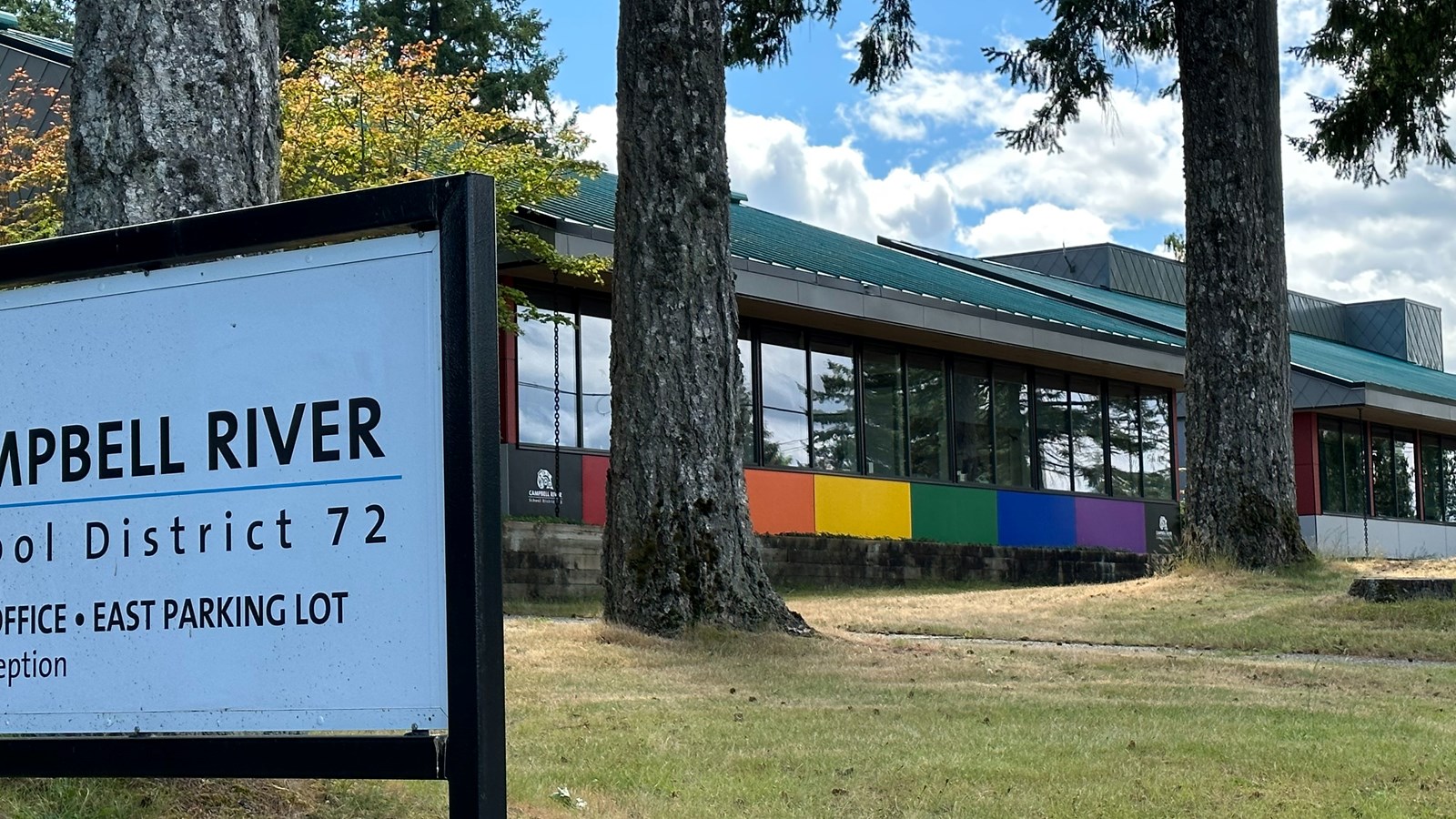 Exterior photo of the SD72 school board office.